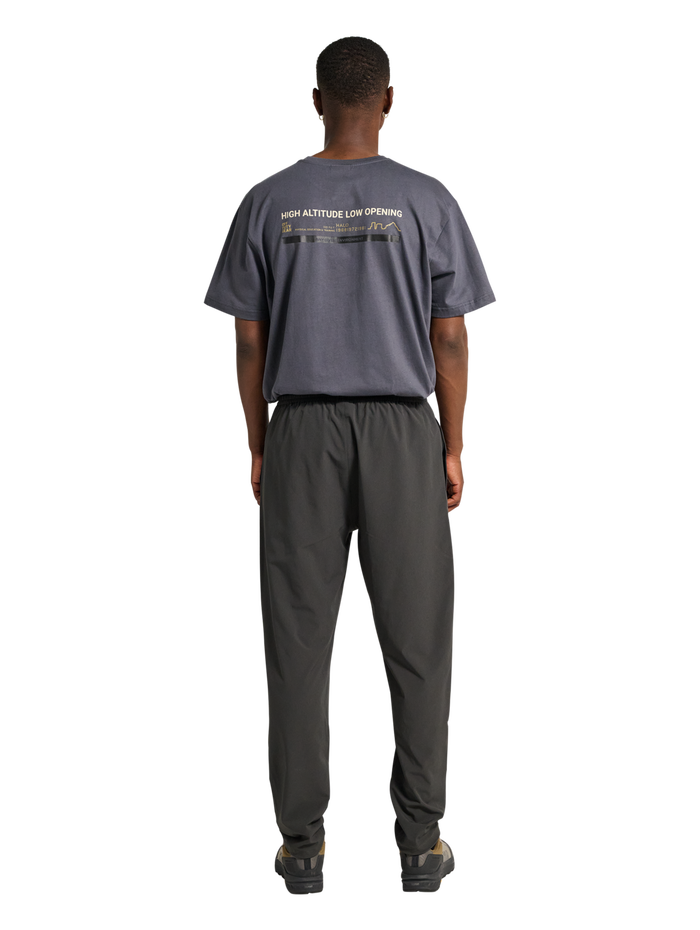 HALO TECH PANTS, ASPHALT, model
