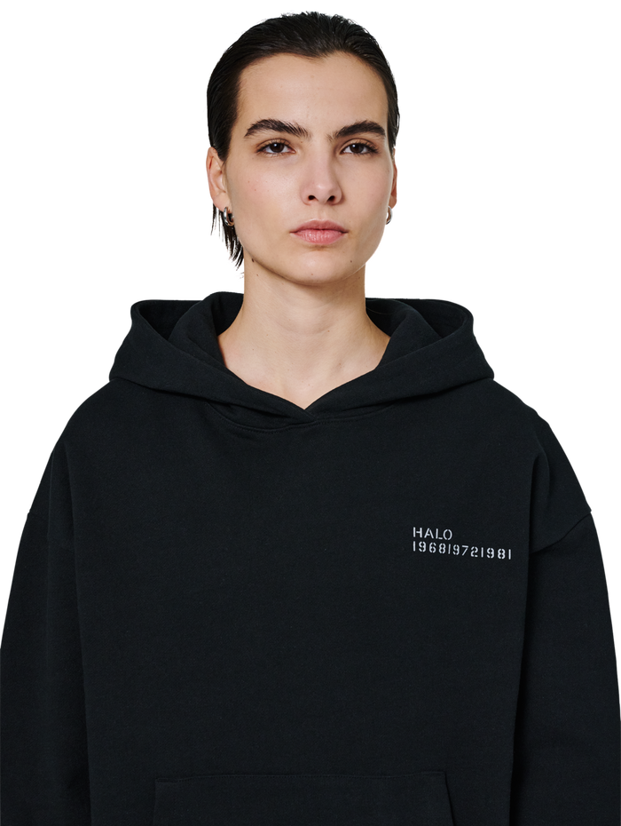 HALO ESSENTIAL HOODIE, BLACK, model