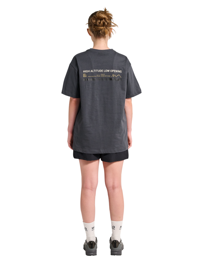 HALO GRAPHIC T-SHIRT, ASPHALT/ASPHALT, model