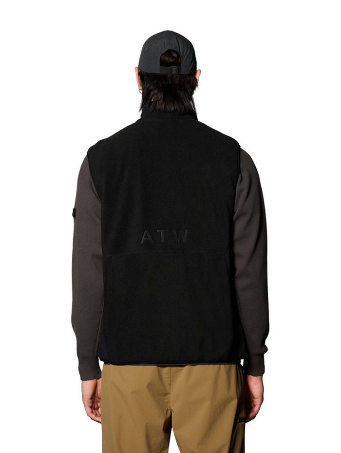 HALO ATW TEDDY FLEECE VEST, BLACK, model