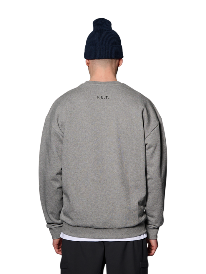HALO ESSENTIAL CREW, GREY MELANGE, model