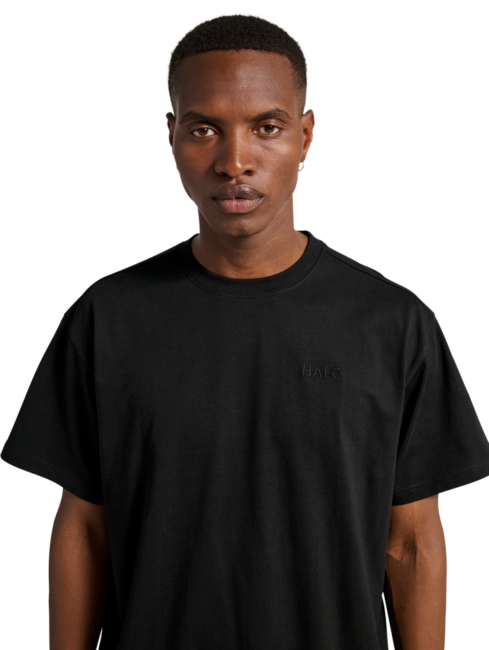 HALO LOGO T-SHIRT, BLACK, model