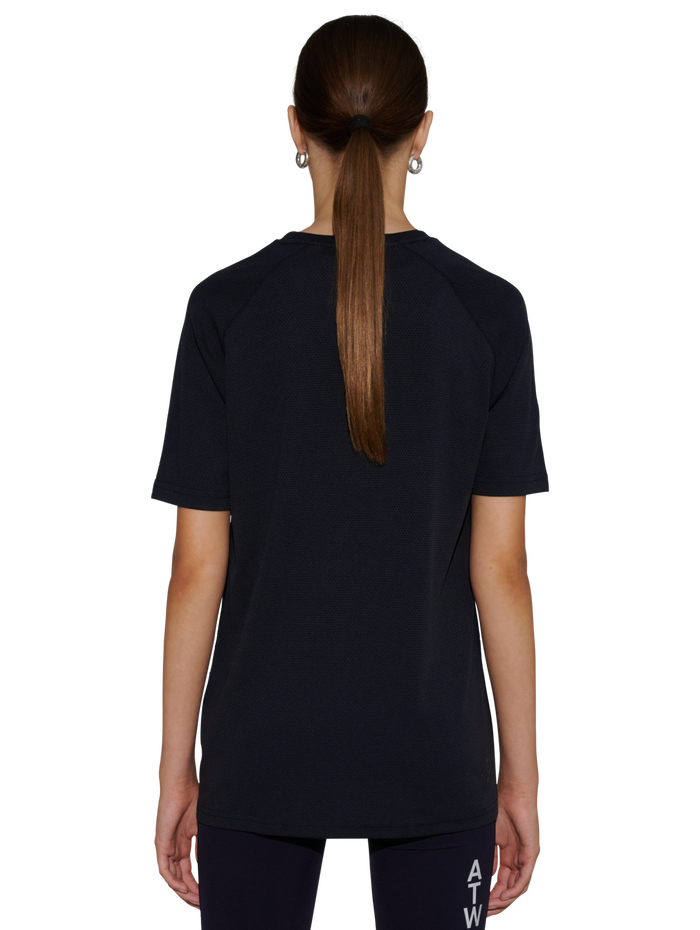 HALO SORONA T-SHIRT, DEEP WELL, model