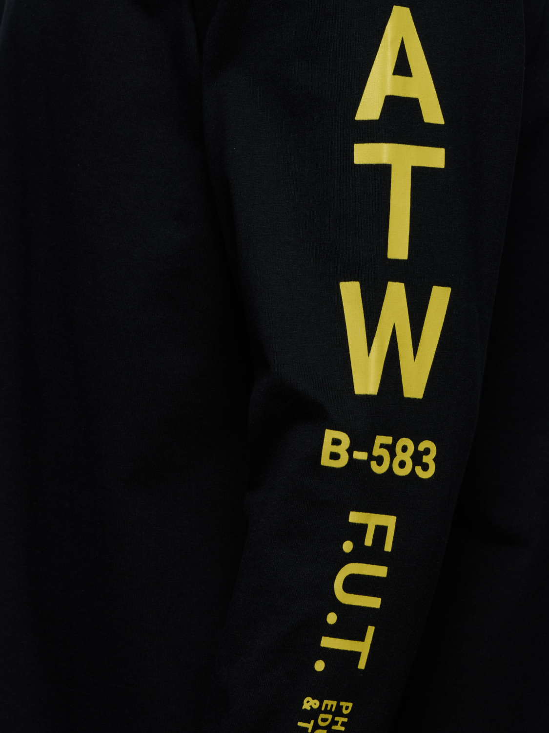 HALO GRAPHIC LS, BLACK, packshot