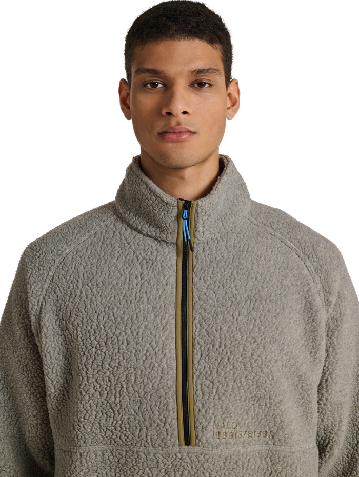 HALO MOVE POLARTEC FLEECE PULLOVER, TURTLEDOVE, model