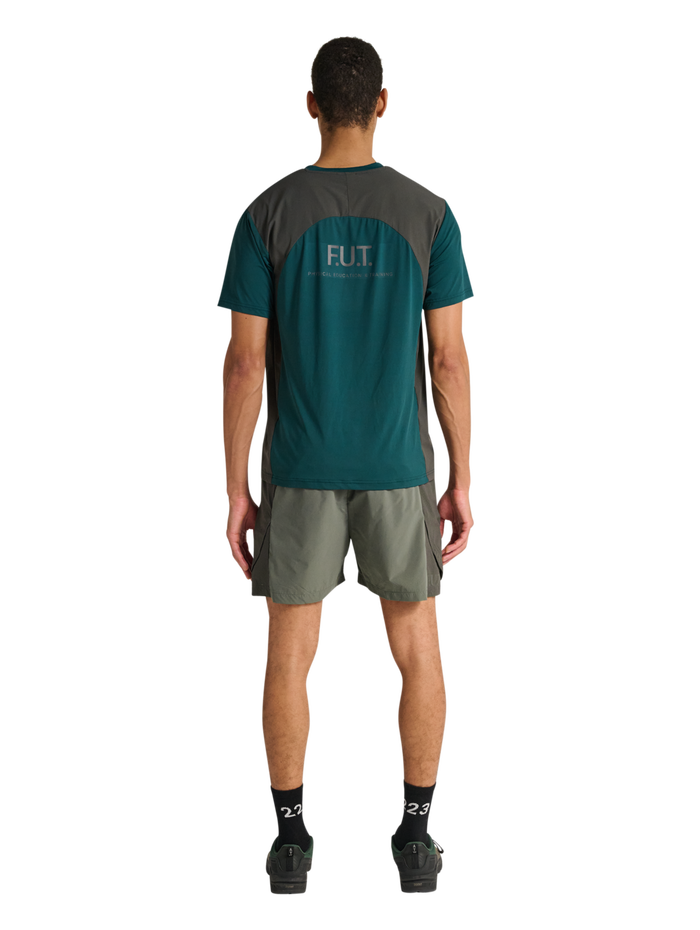 HALO DIVISION SHORTS, GUNMETAL, model