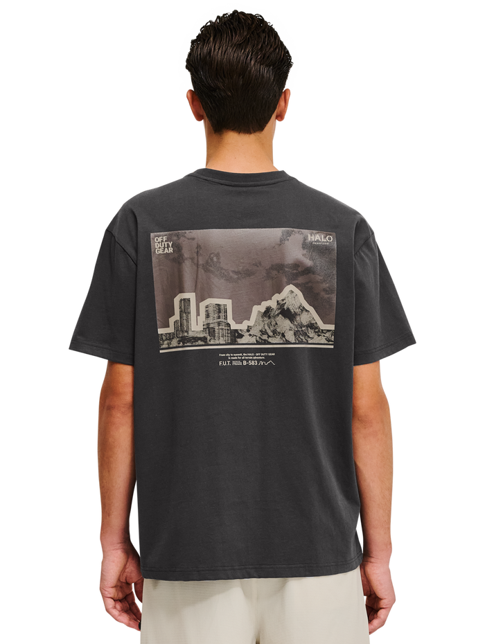 HALO GRAPHIC T-SHIRT 05, RAVEN, model