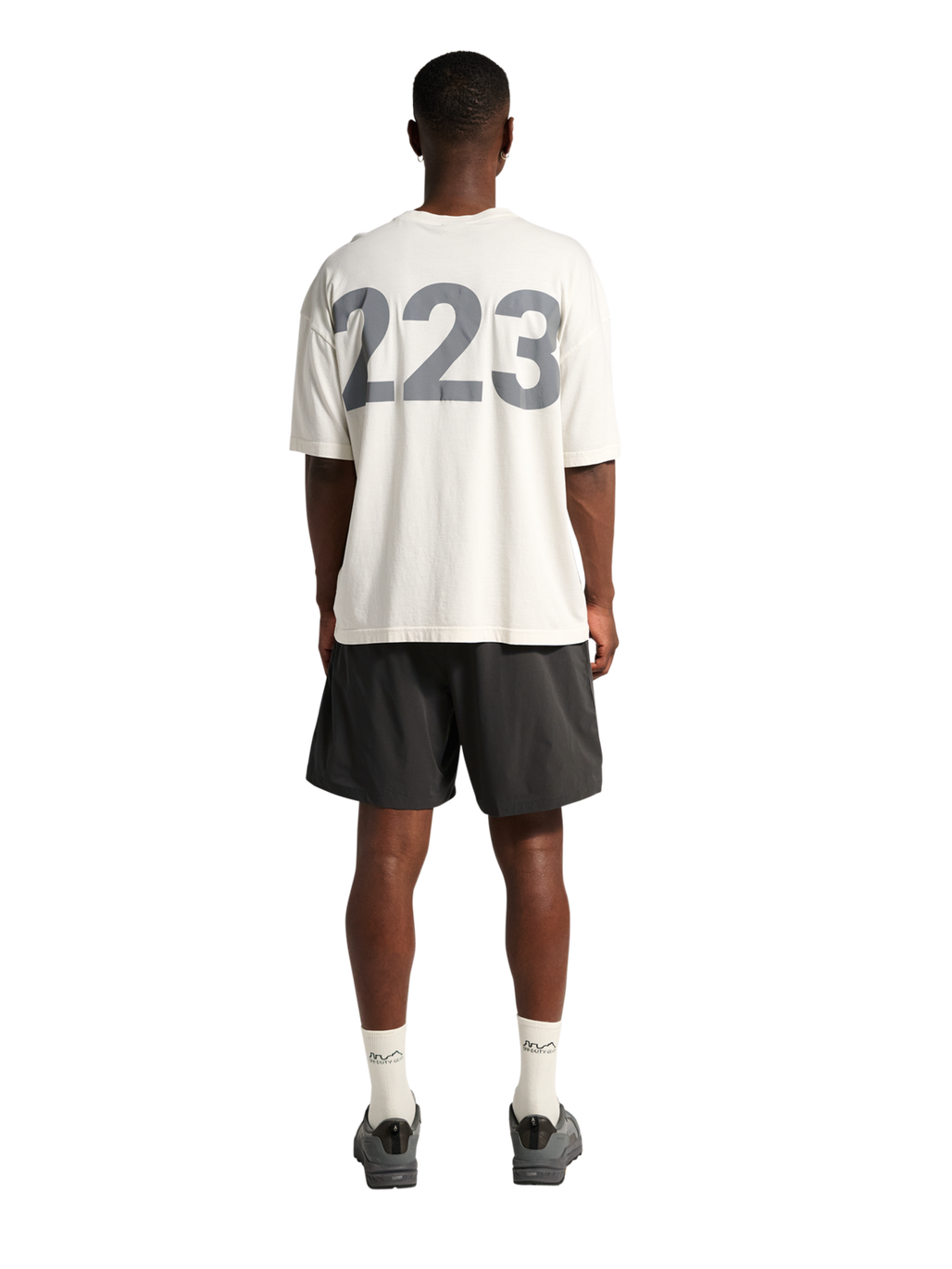 HALO DIVISION LOOSE SHORTS, RAVEN, model