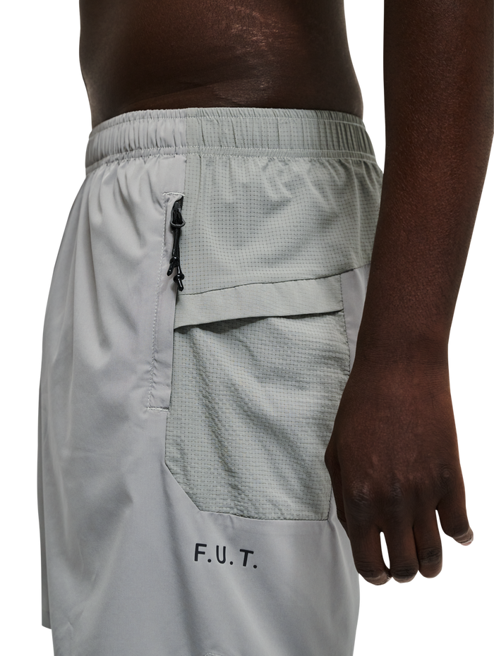 HALO SCOUT SHORTS, GRIFFIN, model