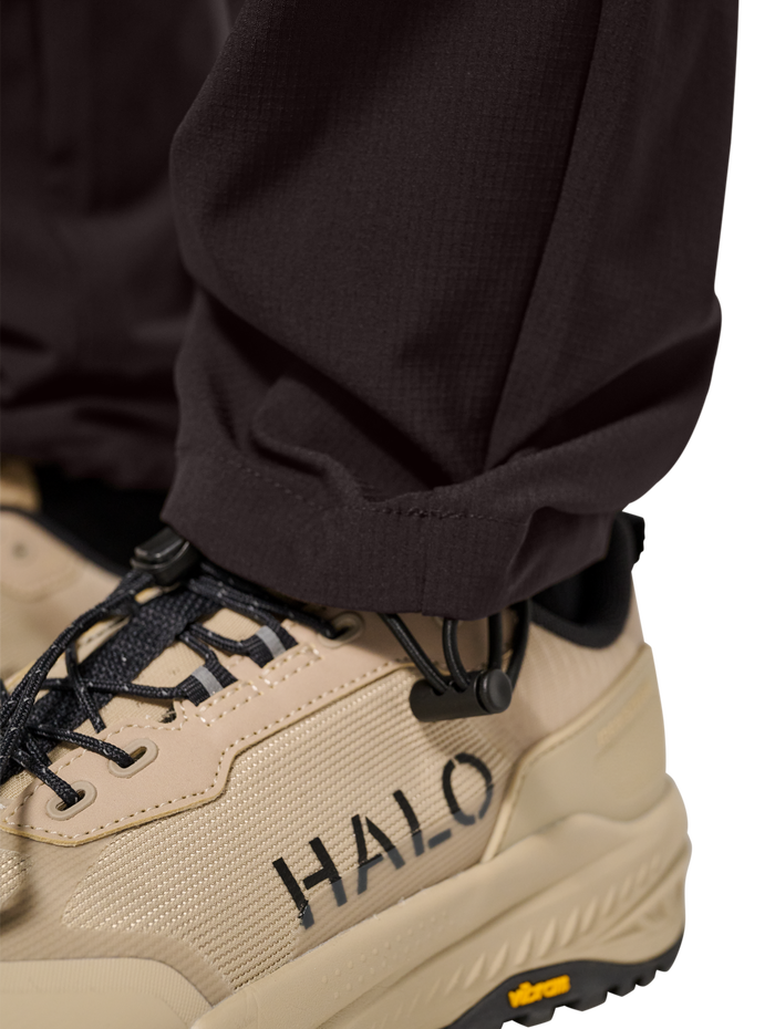 HALO TECH PANTS, CHOCOLATE TORTE, model