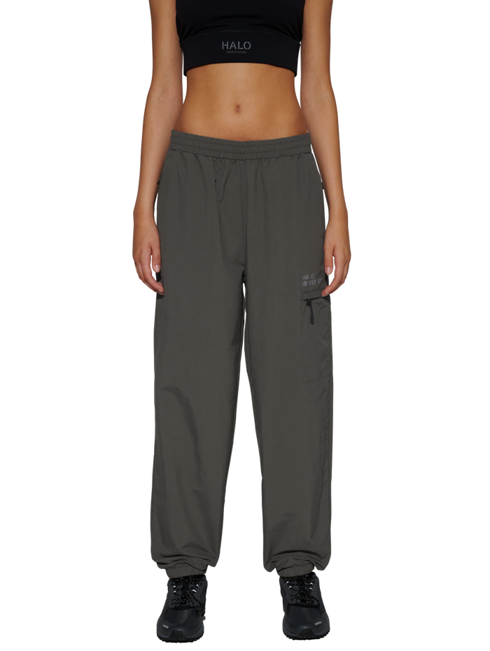 HALO FORCE PANTS, RAVEN, model