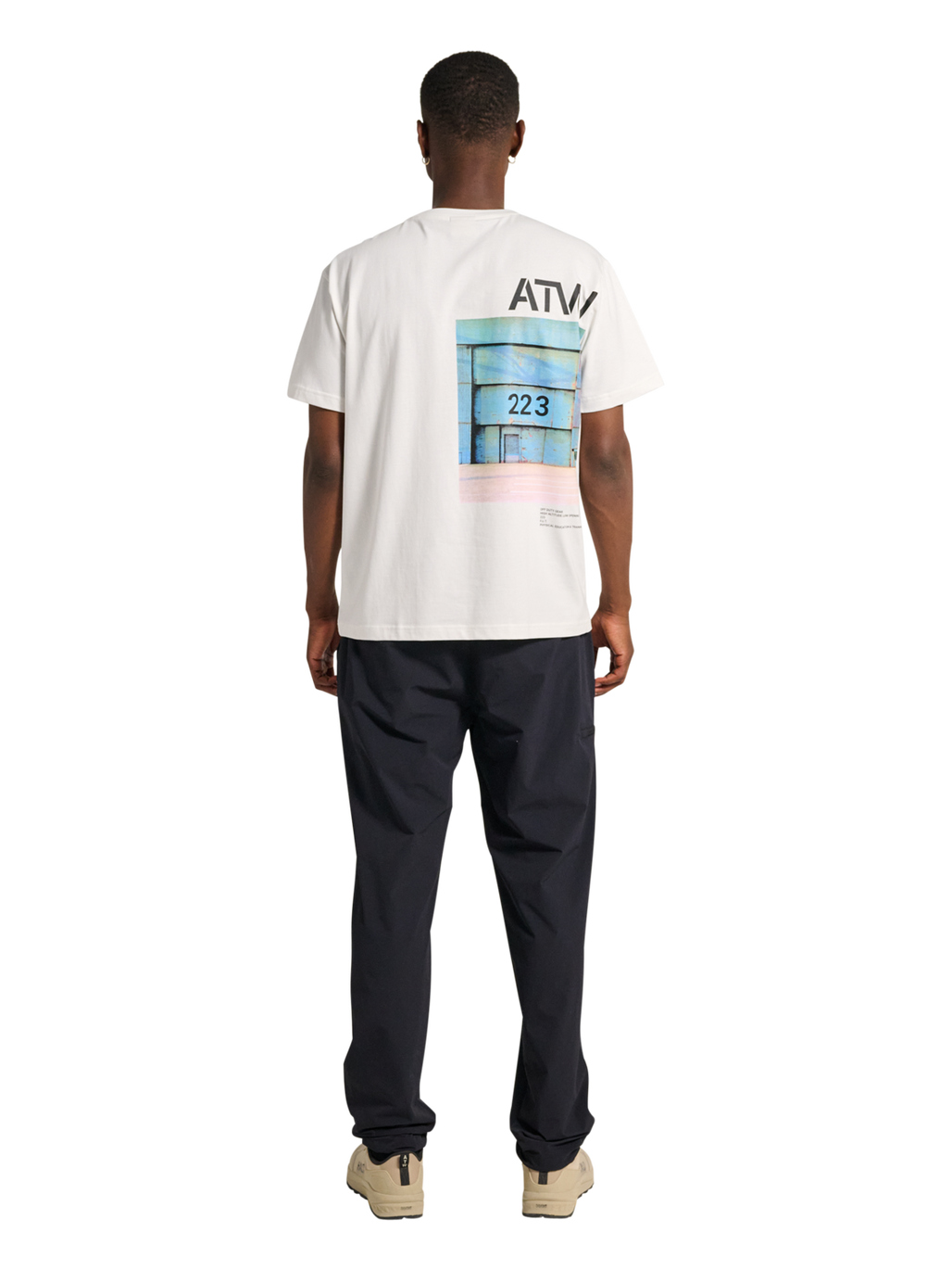 HALO GRAPHIC T-SHIRT, MARSHMALLOW, model