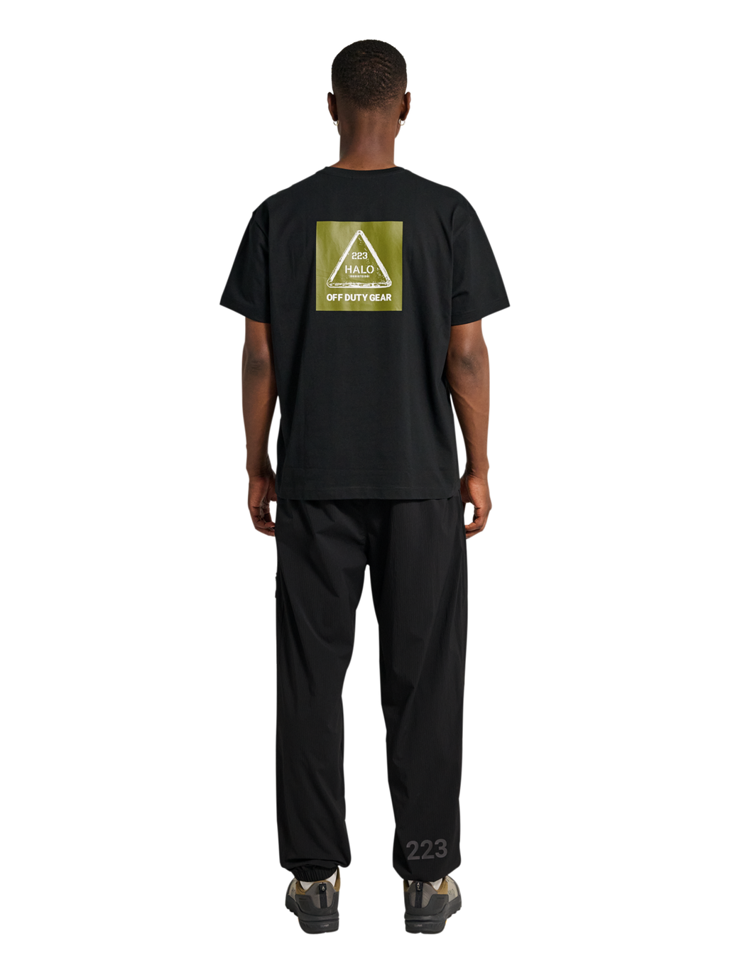 HALO GRAPHIC T-SHIRT, BLACK/OLIVE DRAB, model