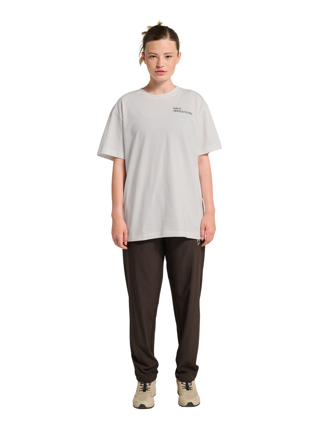 HALO PATCH GRAPHIC T-SHIRT, MARSHMALLOW, model
