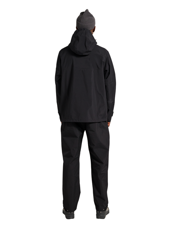 HALO GHOST SHELL JACKET, BLACK, model