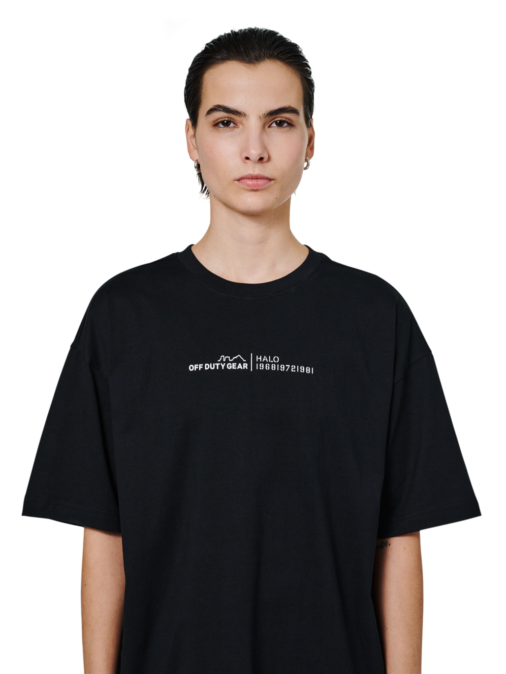 HALO GRAPHIC BOXY T-SHIRT, BLACK, model