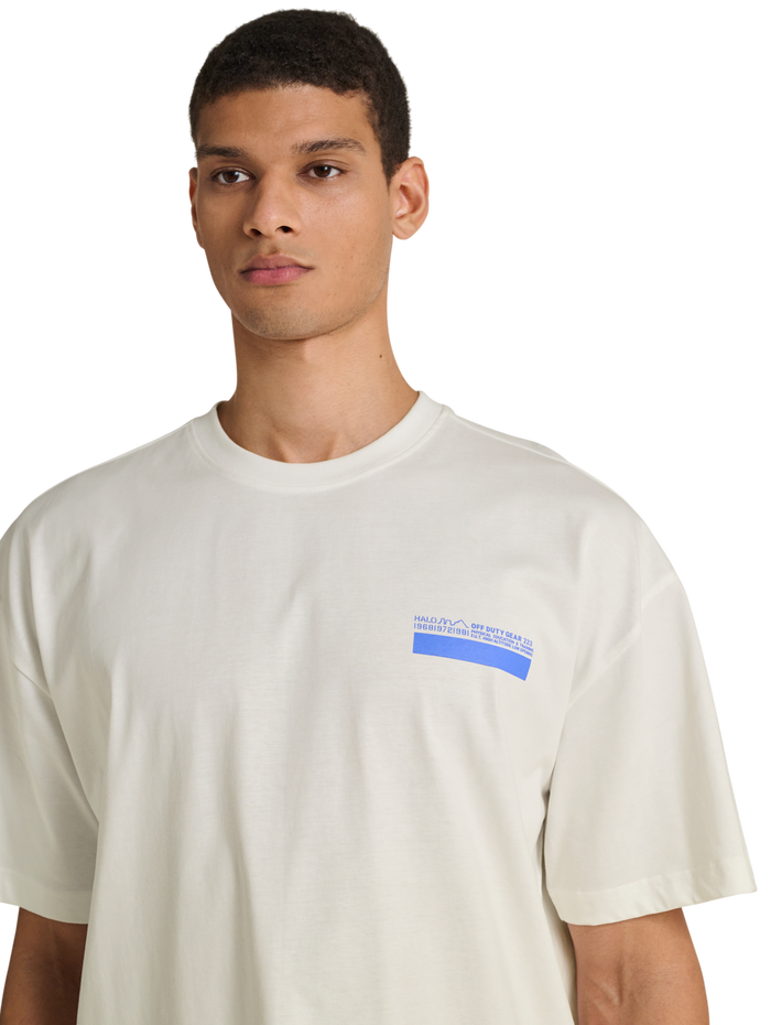 HALO GRAPHIC BOXY T-SHIRT, MARSHMALLOW/PALACE BLUE, model