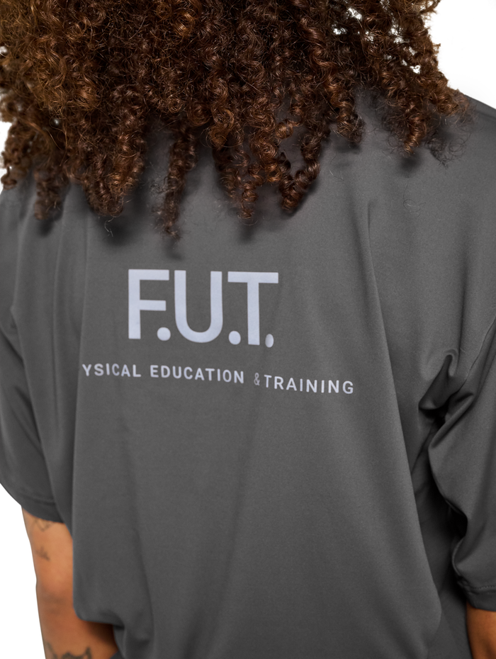 HALO SCOUT SS T-SHIRT, ASPHALT, model