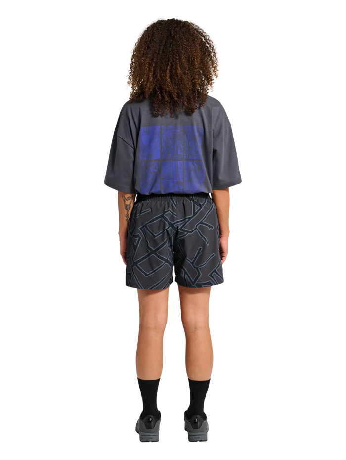 HALO SHORTS, TURBULENCE, model