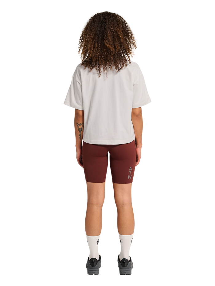 HALO WOMEN LOGO T-SHIRT, MARSHMALLOW, model