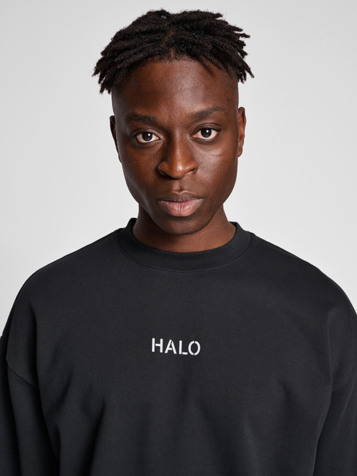 HALO GRAPHIC CREW, BLACK, model