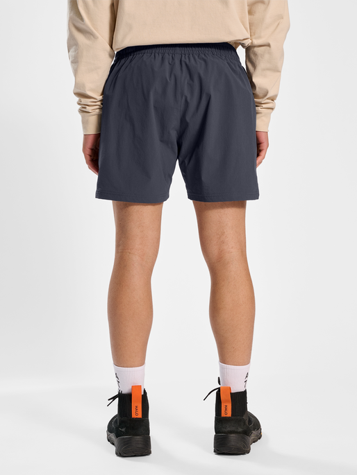 HALO SHORT, EBONY, model