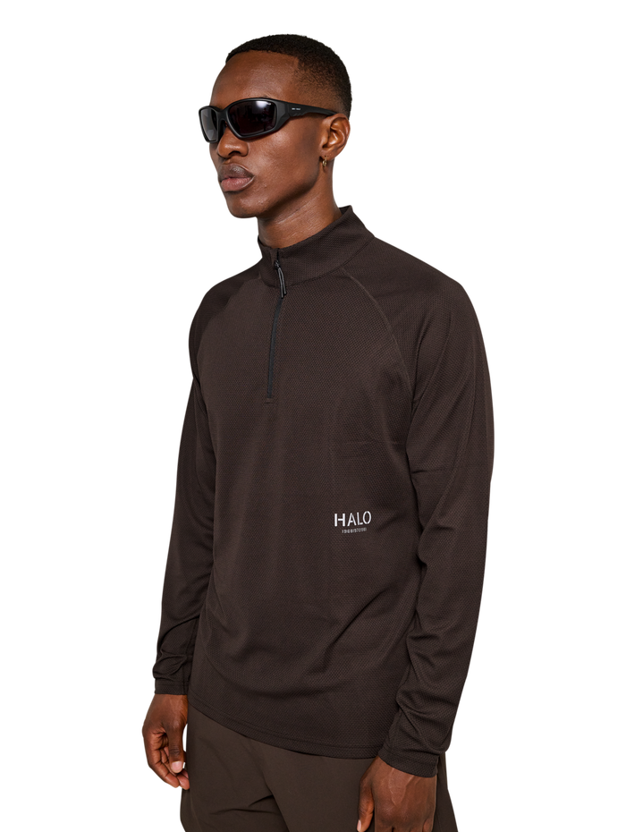 HALO SORONA HALF ZIP, CHOCOLATE TORTE, model