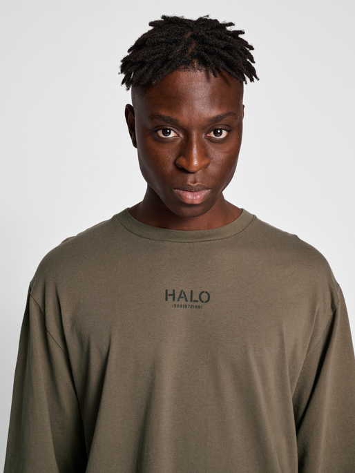 HALO GRAPHIC L/S TEE, MAJOR BROWN, model