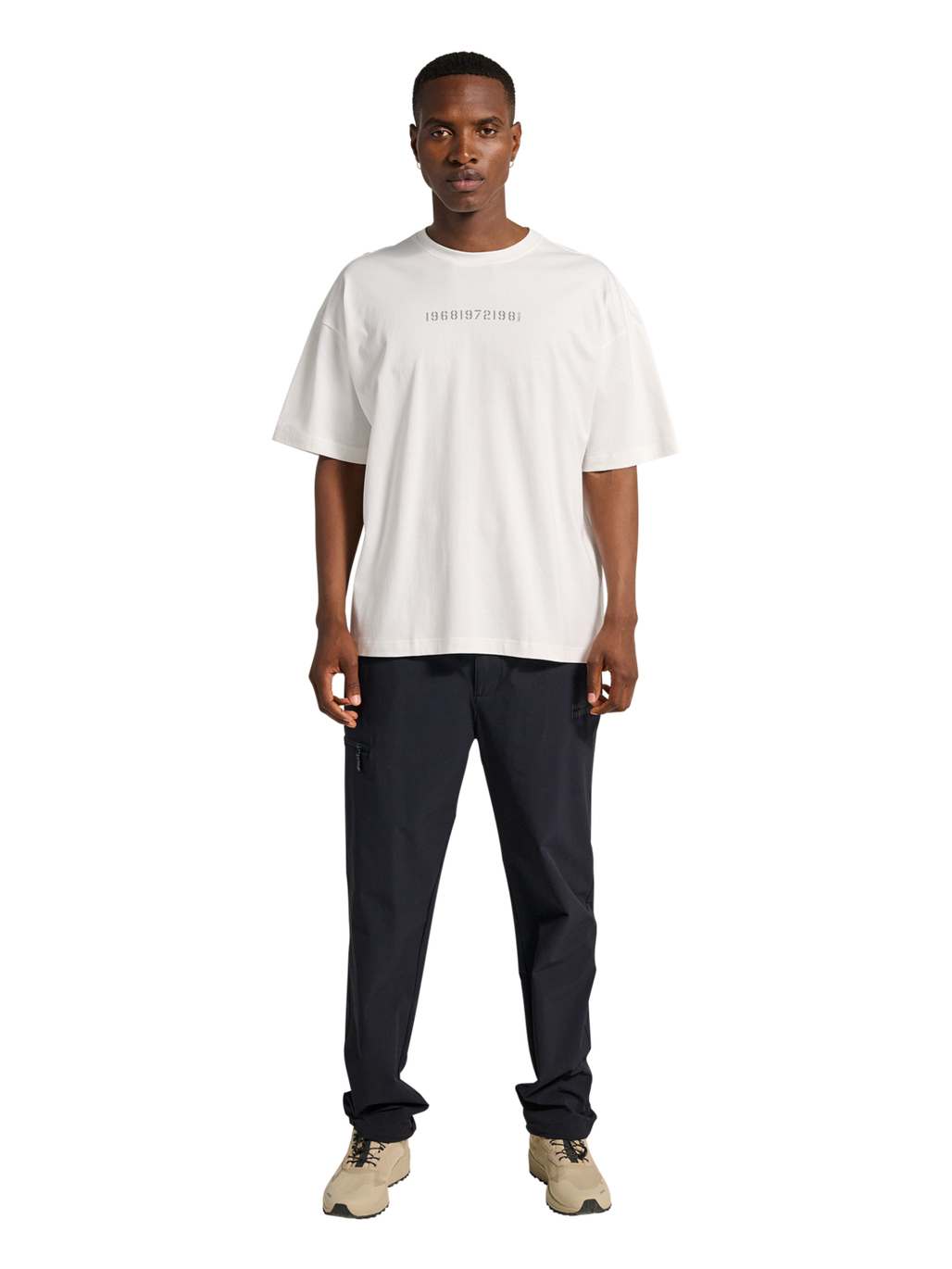 HALO GRAPHIC BOXY T-SHIRT, MARSHMALLOW/SENECA ROCK, model
