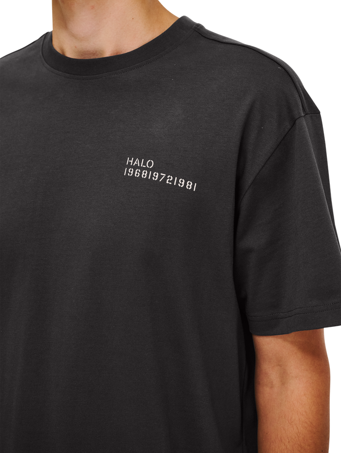 HALO GRAPHIC T-SHIRT 05, RAVEN, model