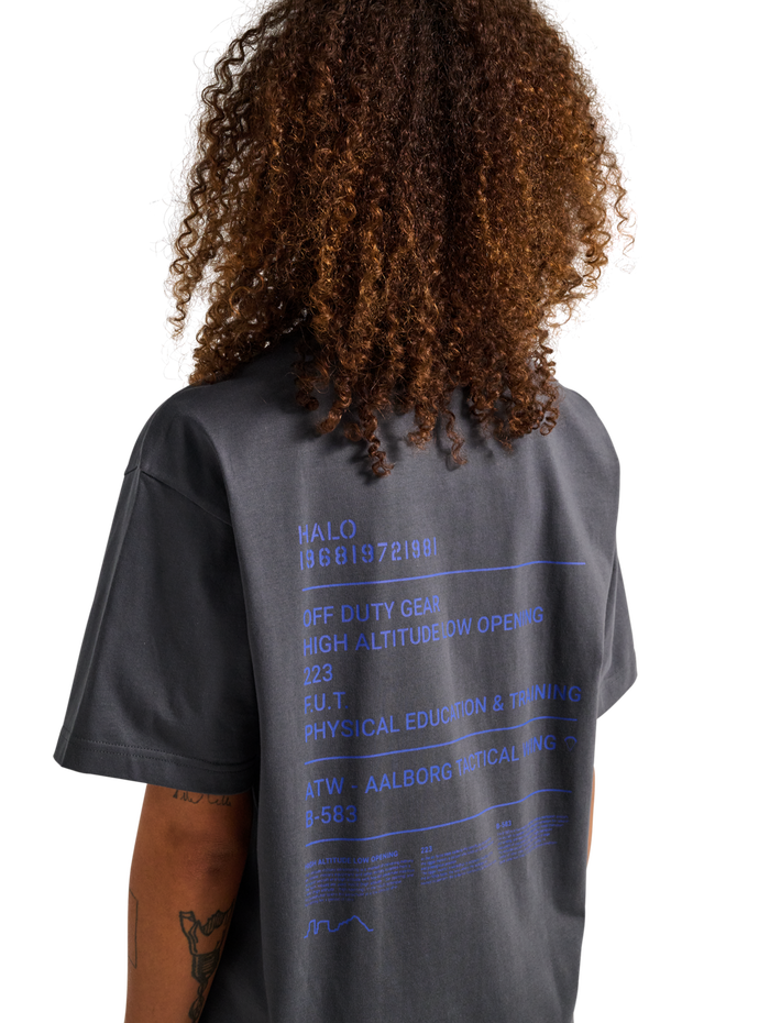 HALO GRAPHIC T-SHIRT, ASPHALT, model