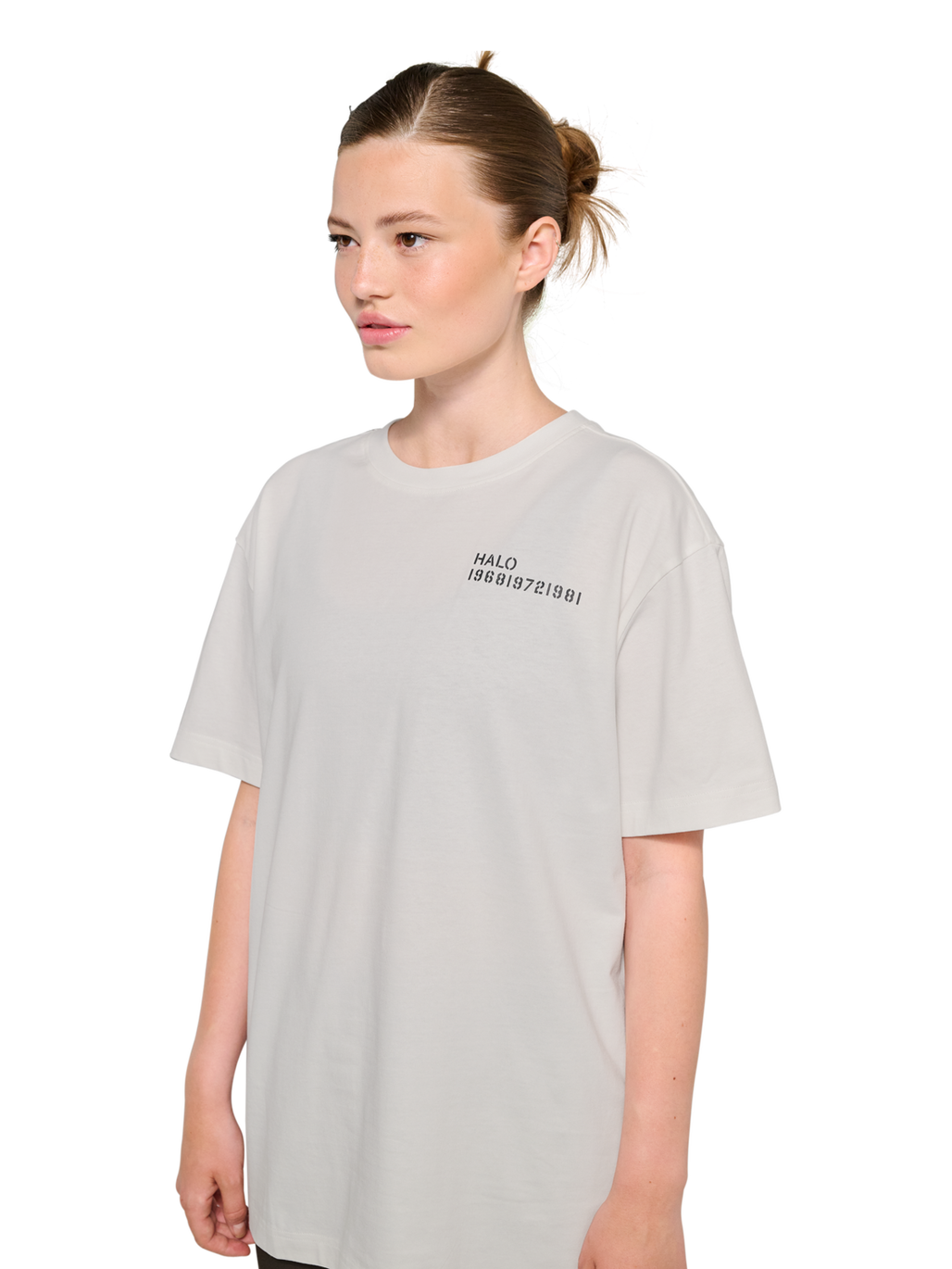 HALO PATCH GRAPHIC T-SHIRT, MARSHMALLOW, model