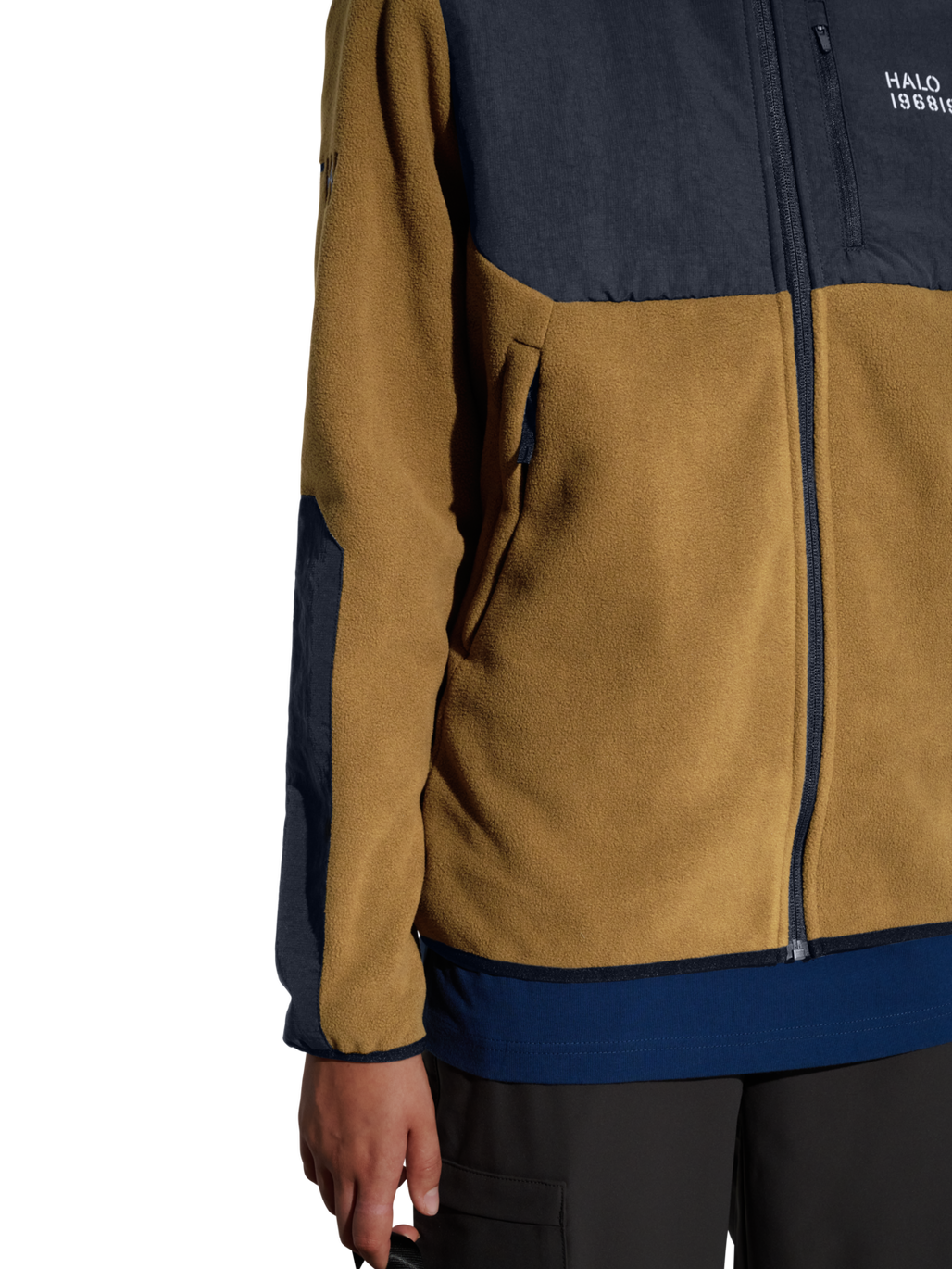 HALO BLOCKED ZIP FLEECE, KANGAROO, model
