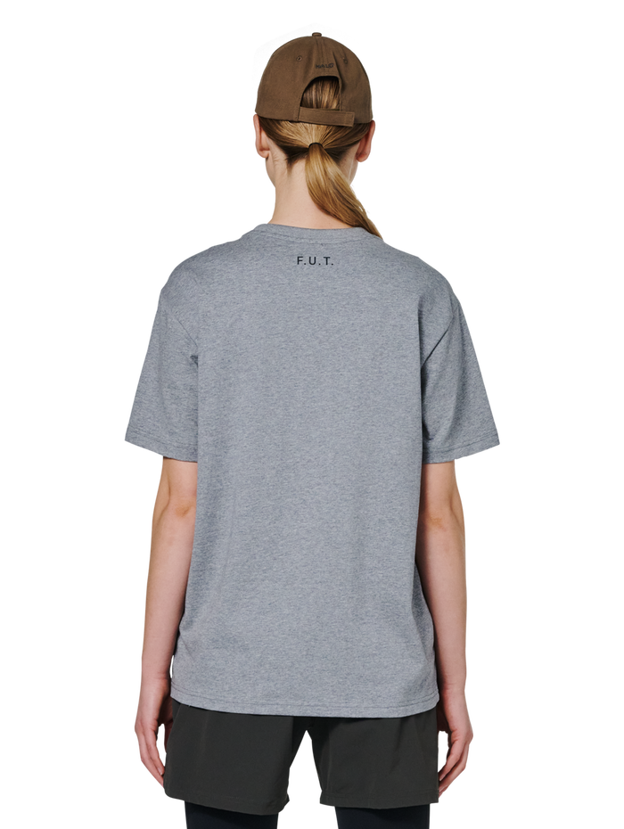 HALO ESSENTIAL T-SHIRT, GREY MELANGE/GREY MELANGE, model