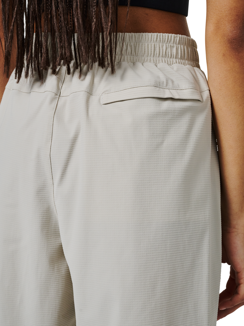 HALO APEX SHORTS, SILVER LINING, model