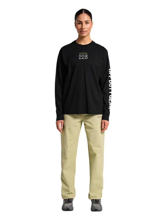 HALO GRAPHIC LS T-SHIRT, BLACK, model