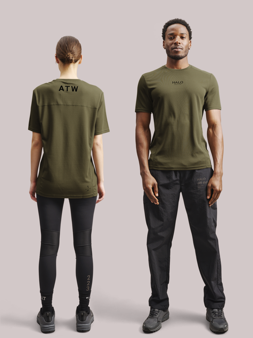 HALO SORONA TRAINING T-SHIRT, MOREL, model