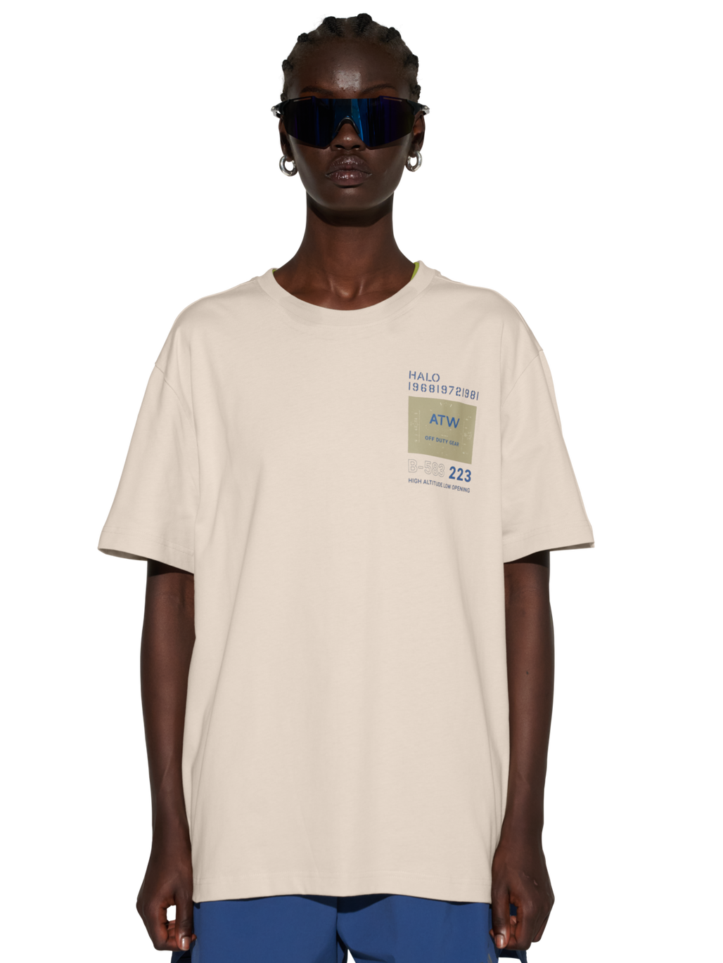 HALO B-583 T-SHIRT, OYSTER GRAY, model
