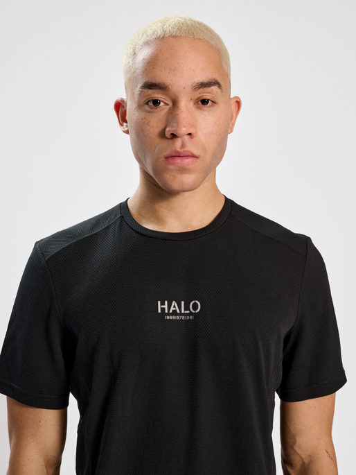 HALO SORONA TRAINING T-SHIRT, BLACK, model