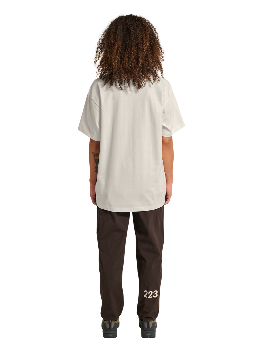 HALO LOGO T-SHIRT, MARSHMALLOW, model