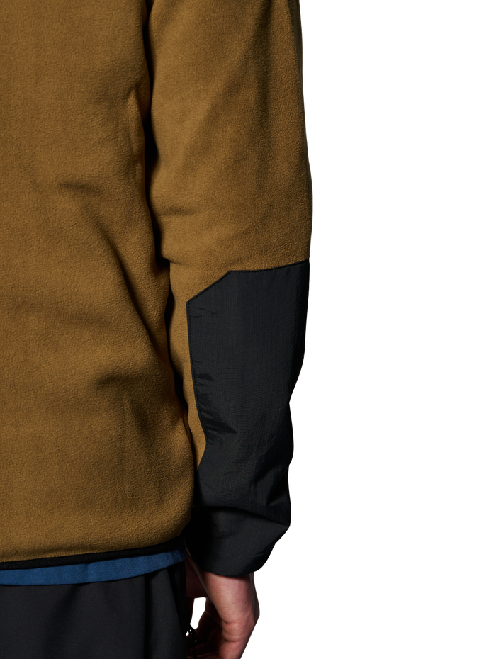 HALO BLOCKED ZIP FLEECE, KANGAROO, model