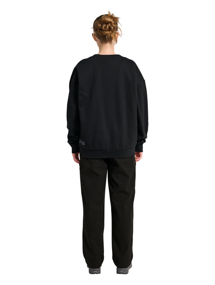 HALO GRAPHIC BOXY CREW, BLACK, model