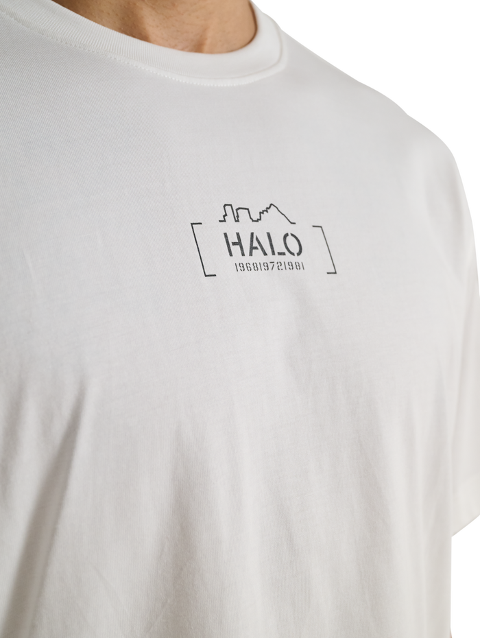 HALO GRAPHIC T-SHIRT, MARSHMALLOW/BLACK, model