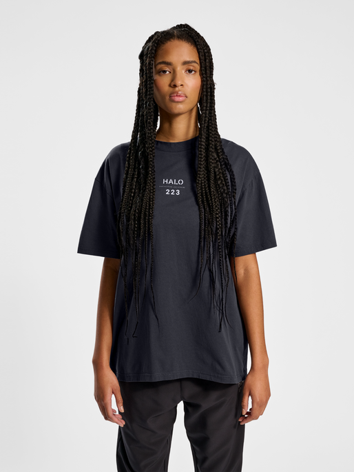 HALO HEAVY GRAPHIC TEE, EBONY, model