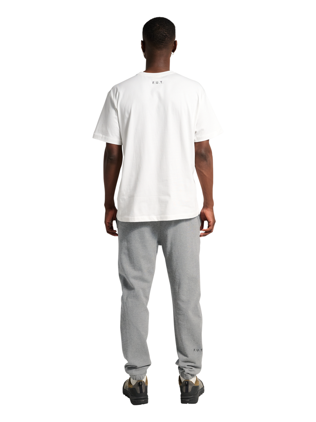 HALO ESSENTIAL SWEATPANTS, GREY MELANGE, model