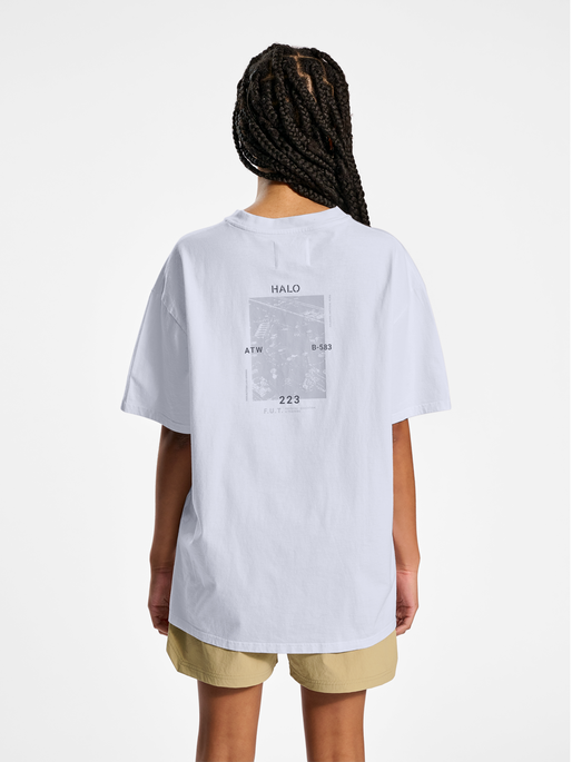 HALO HEAVY GRAPHIC TEE, WHITE, model