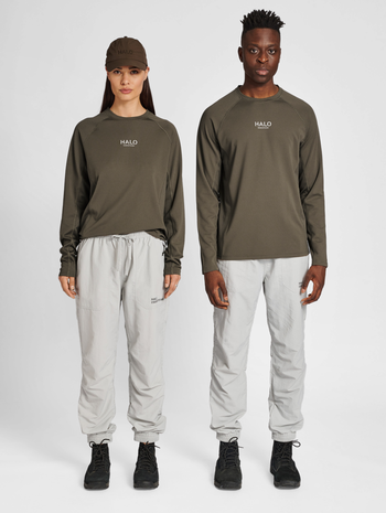 HALO TRAINING L/S TEE, MAJOR BROWN, model