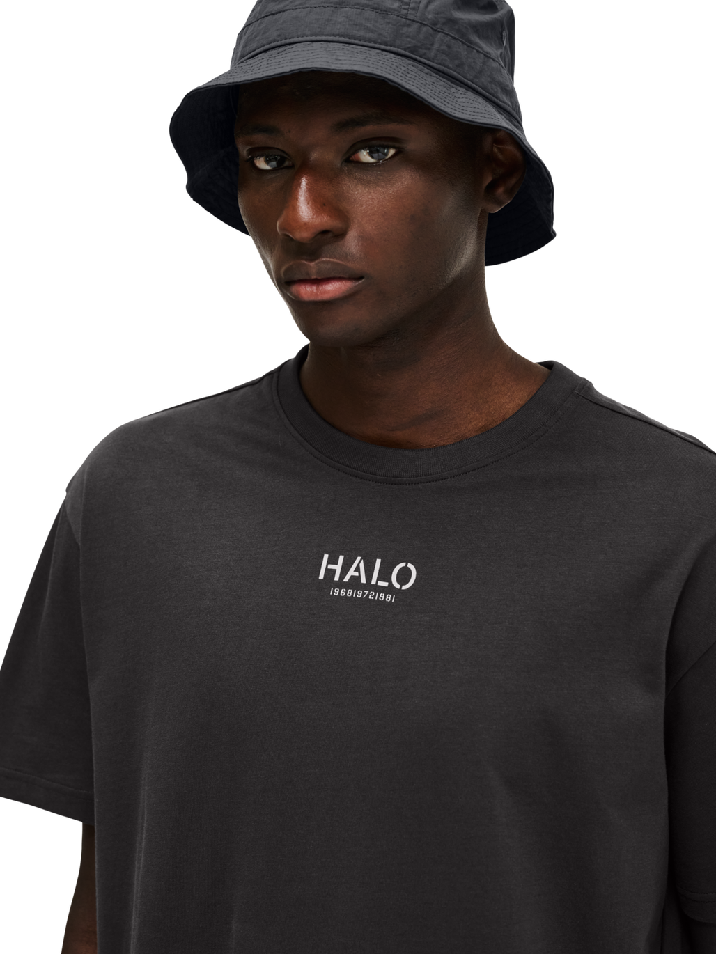 HALO GRAPHIC T-SHIRT 02, RAVEN, model
