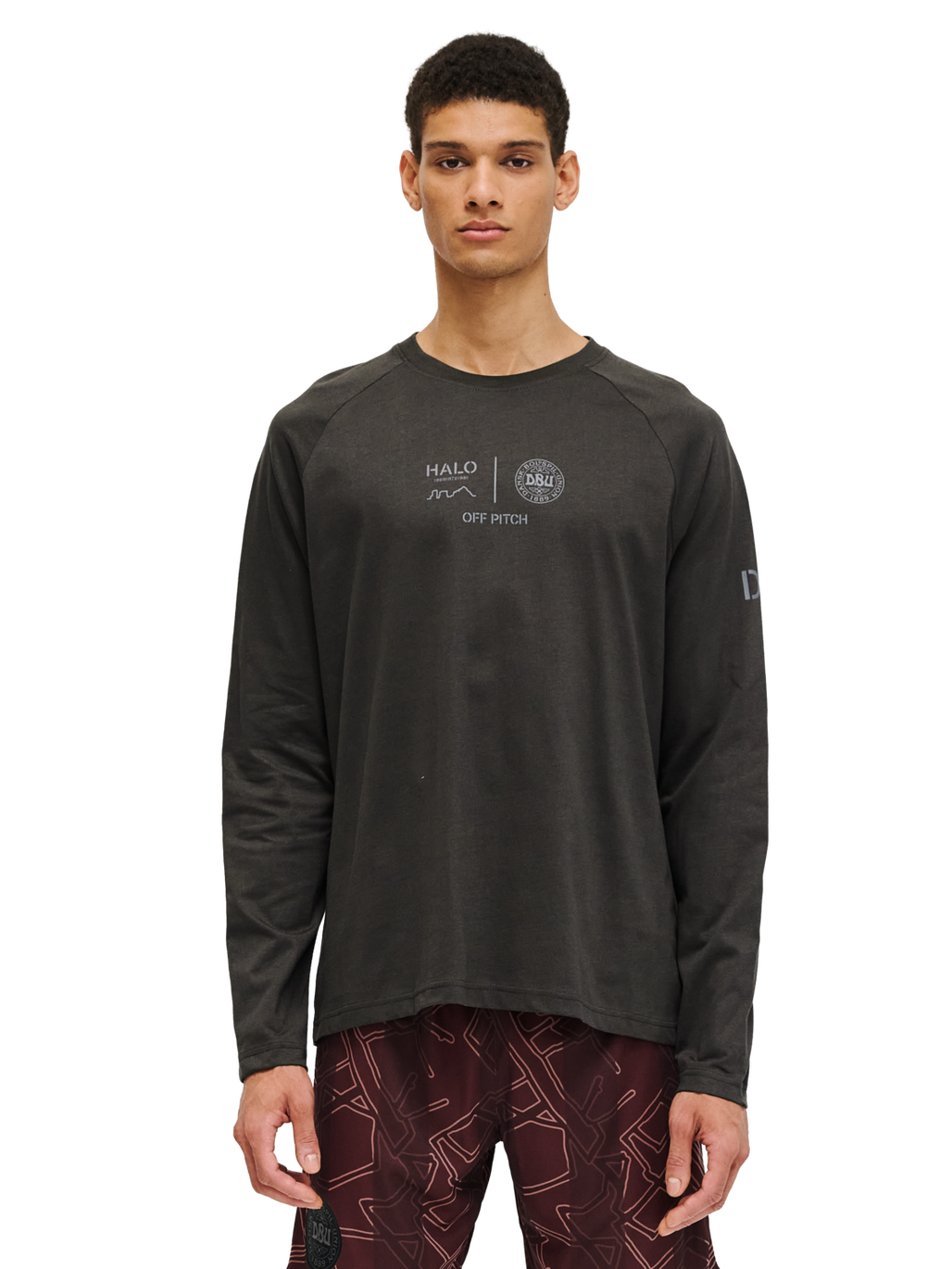 HALO DBU LS GRAPHIC T-SHIRT, RAVEN, model