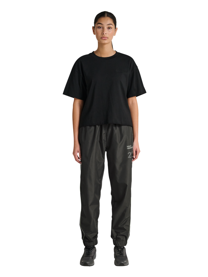 HALO STEEL TRACKSUIT PANTS, RAVEN, model